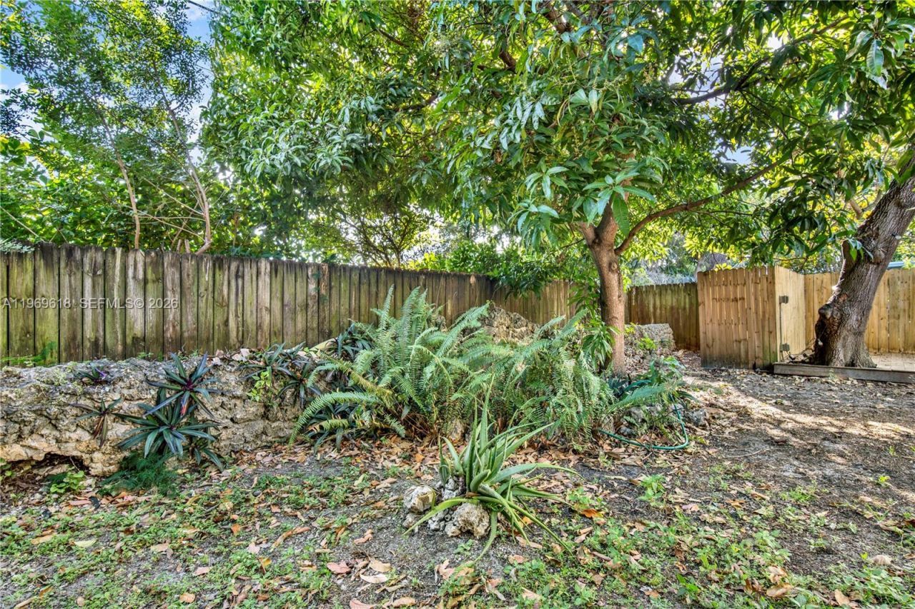 2006 SW 12th St, Miami, FL 33135 Photo