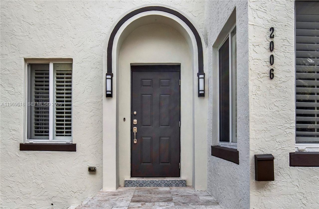 2006 SW 12th St, Miami, FL 33135 Photo