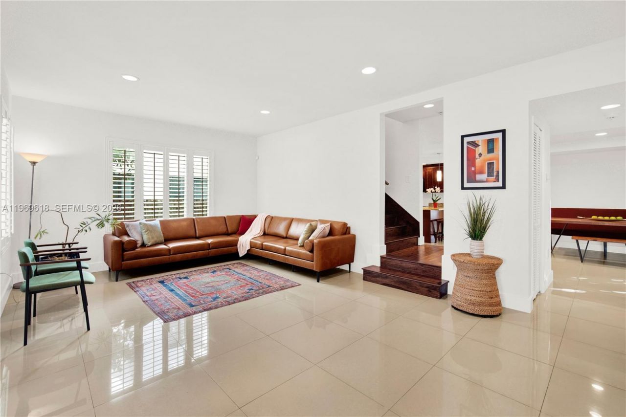 2006 SW 12th St, Miami, FL 33135 Photo