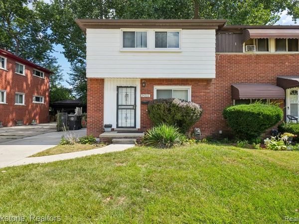 24260 Coolidge Highway, Oak Park, MI 48237