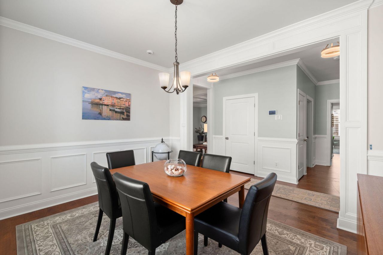 649 Chigwell Springs Lane Photo 10