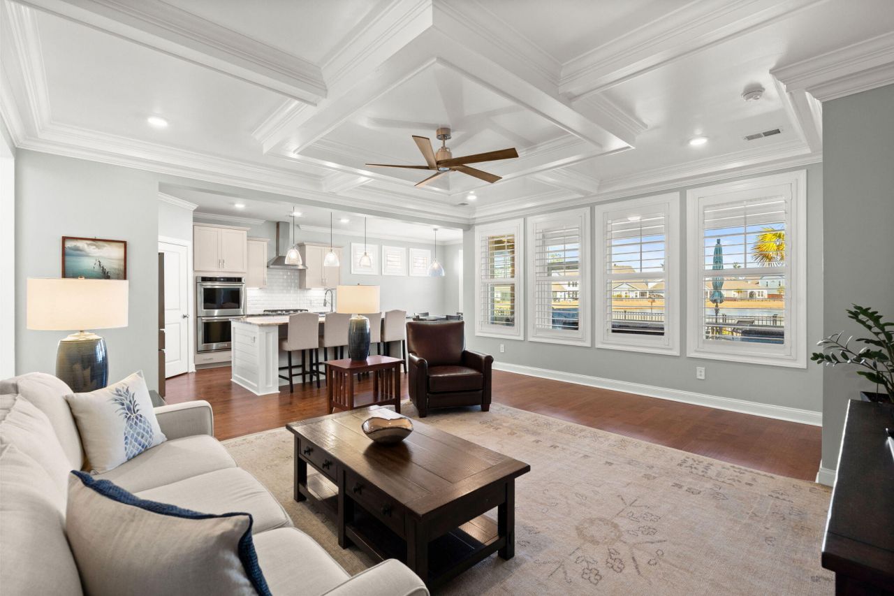 649 Chigwell Springs Lane Photo 14