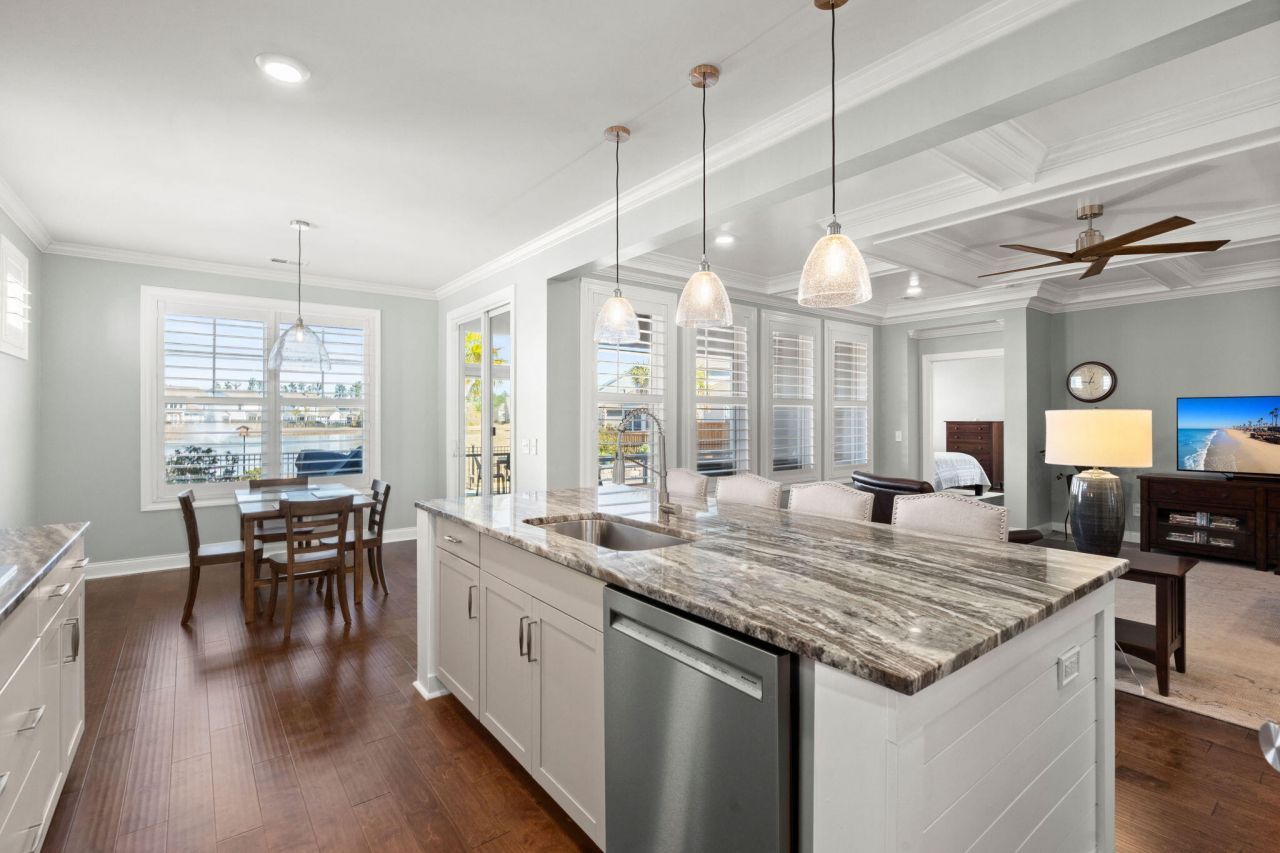 649 Chigwell Springs Lane Photo 23