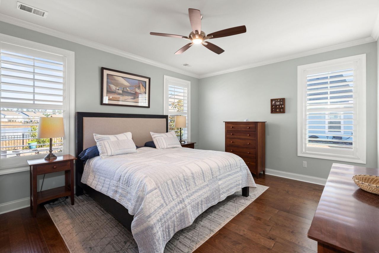 649 Chigwell Springs Lane Photo 27