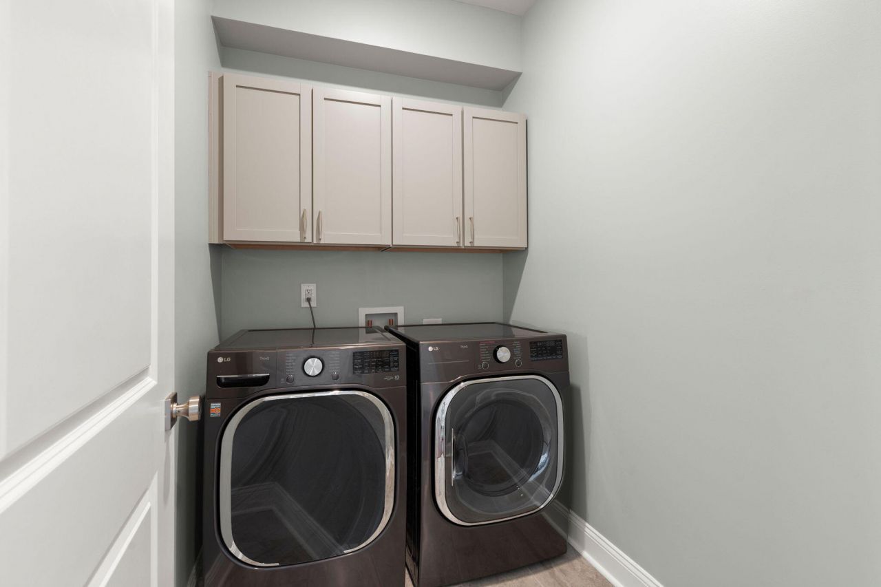 649 Chigwell Springs Lane Photo 34