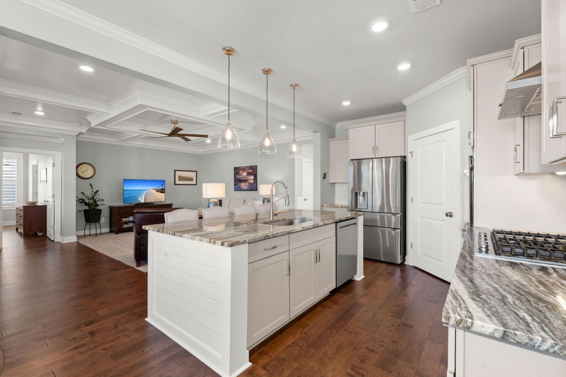 649 Chigwell Springs Lane Photo 35
