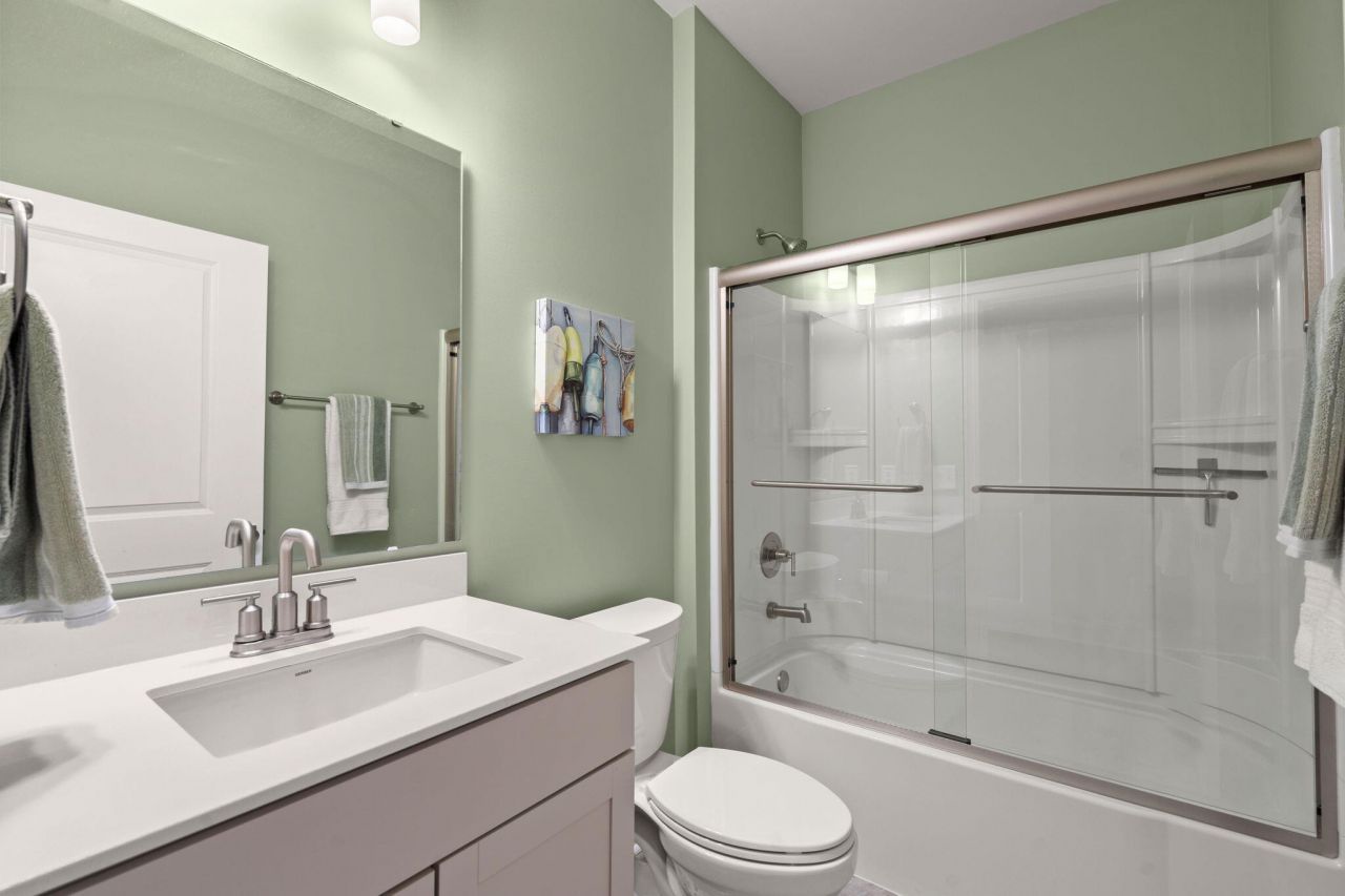 649 Chigwell Springs Lane Photo 36