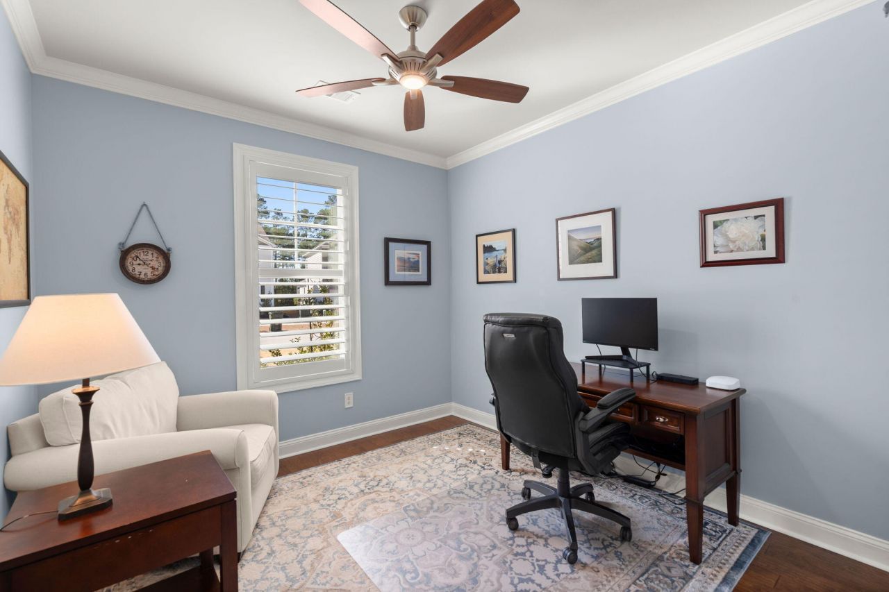 649 Chigwell Springs Lane Photo 37