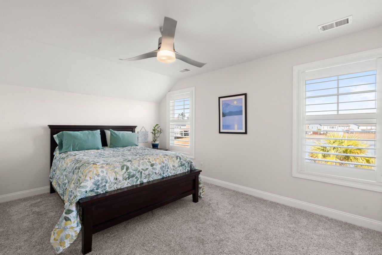 649 Chigwell Springs Lane Photo 41