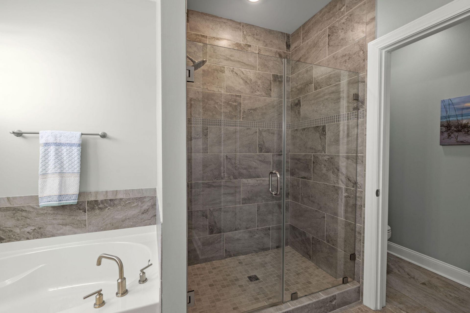649 Chigwell Springs Lane Photo 43