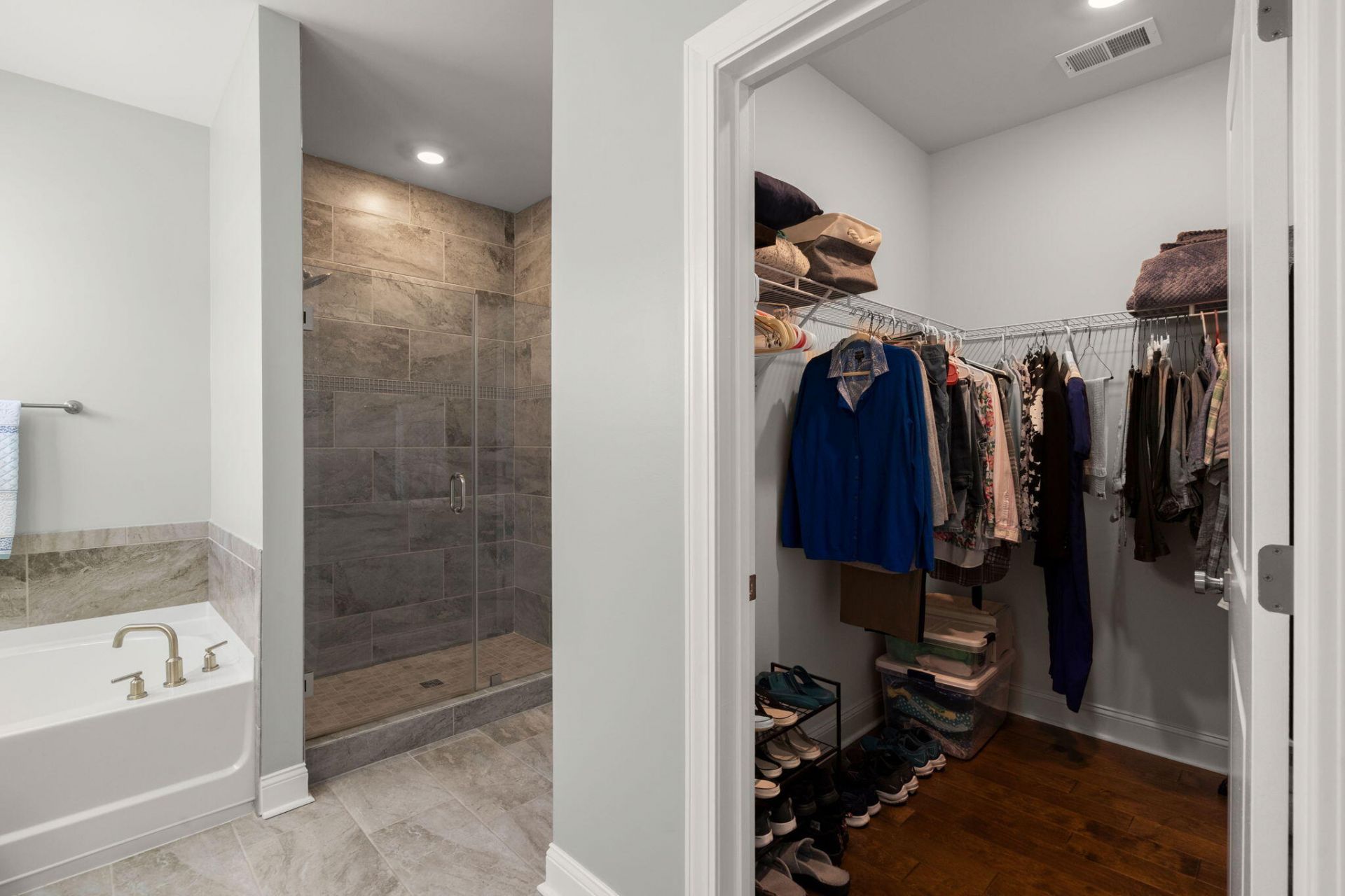 649 Chigwell Springs Lane Photo 45