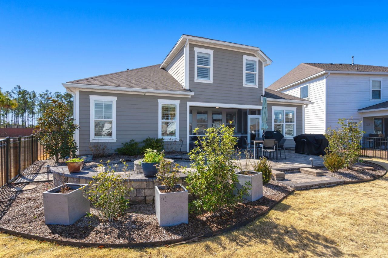 649 Chigwell Springs Lane Photo 47