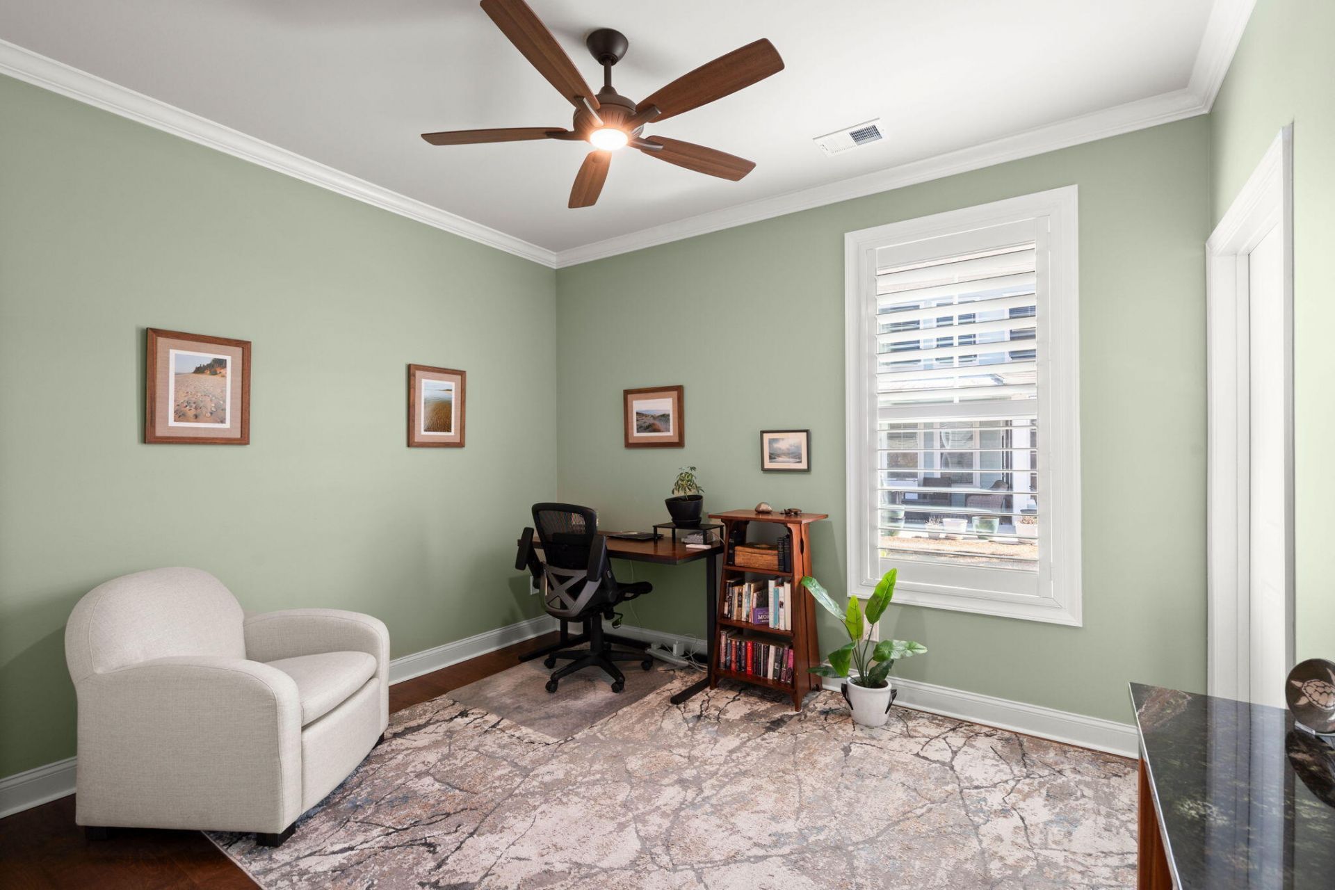 649 Chigwell Springs Lane Photo 48