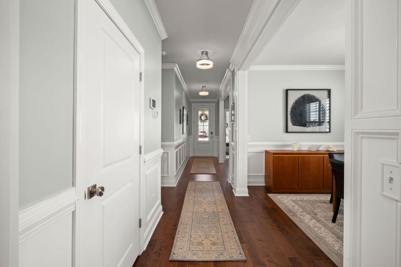 649 Chigwell Springs Lane Photo 8