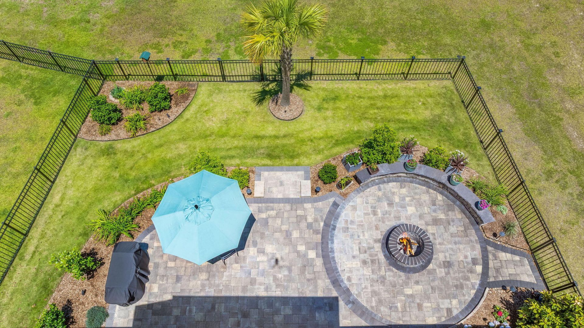 649 Chigwell Springs Lane Photo 8