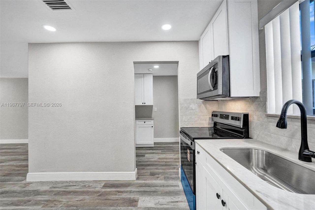 2241 NW 172nd Ter, Miami Gardens, FL 33056 Photo