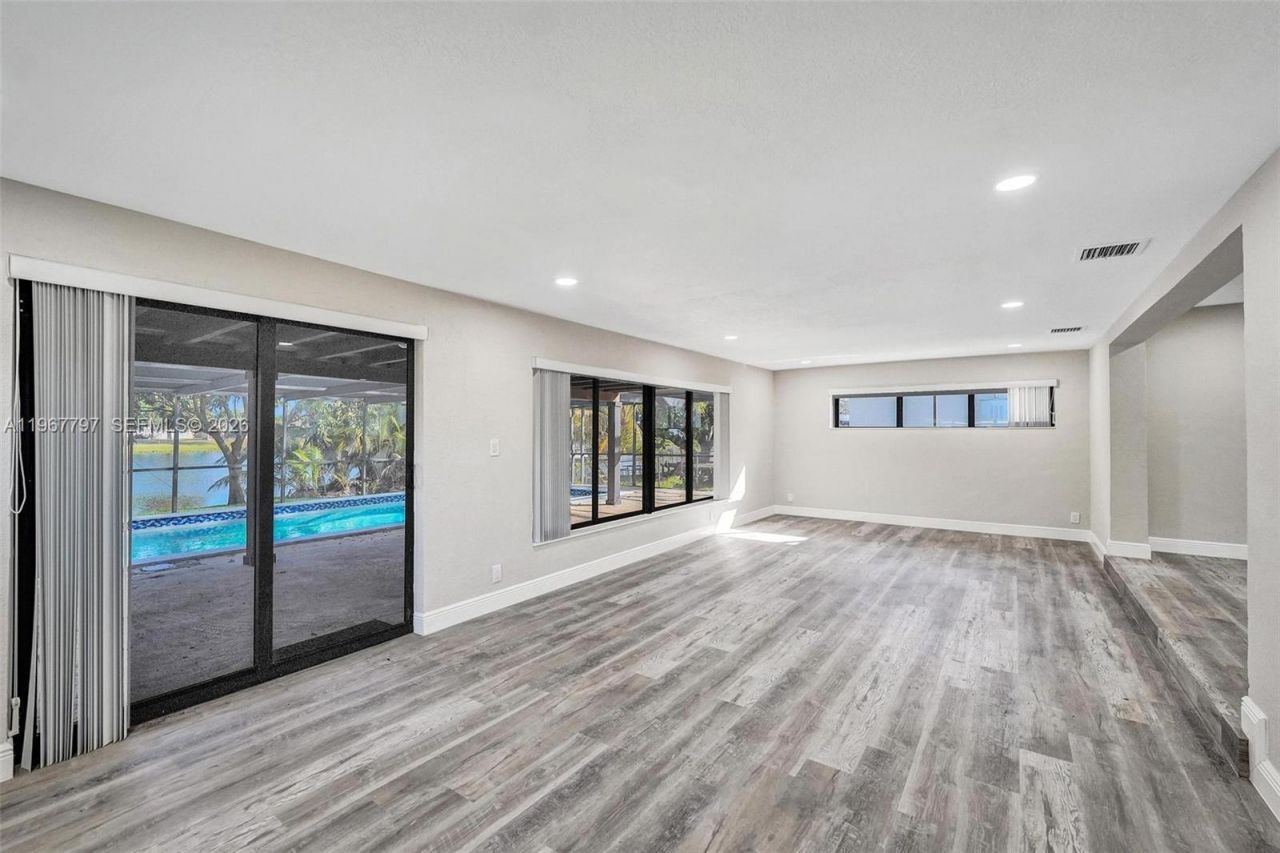 2241 NW 172nd Ter, Miami Gardens, FL 33056 Photo