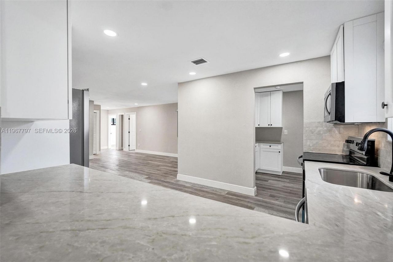 2241 NW 172nd Ter, Miami Gardens, FL 33056 Photo