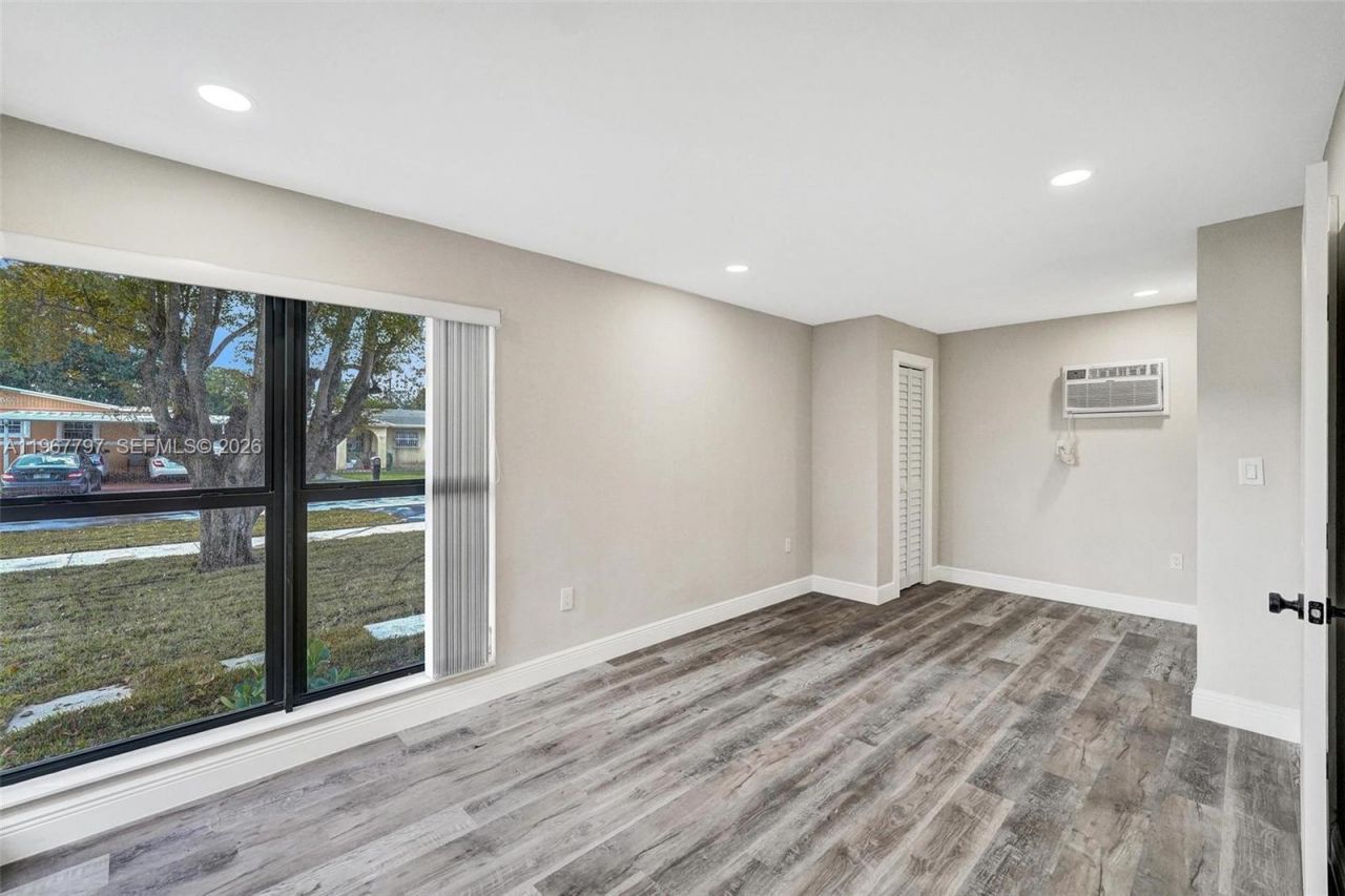 2241 NW 172nd Ter, Miami Gardens, FL 33056 Photo