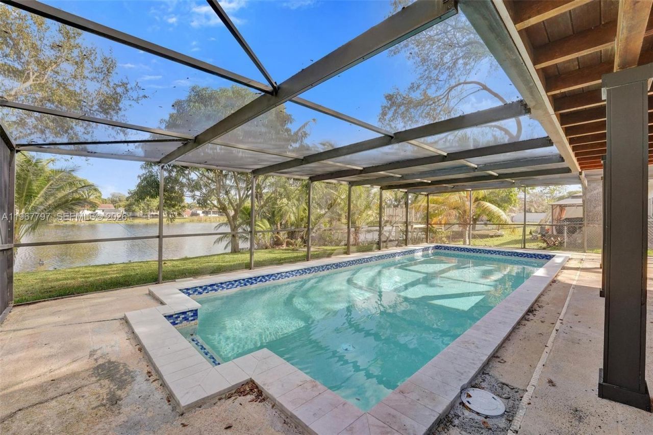 2241 NW 172nd Ter, Miami Gardens, FL 33056 Photo