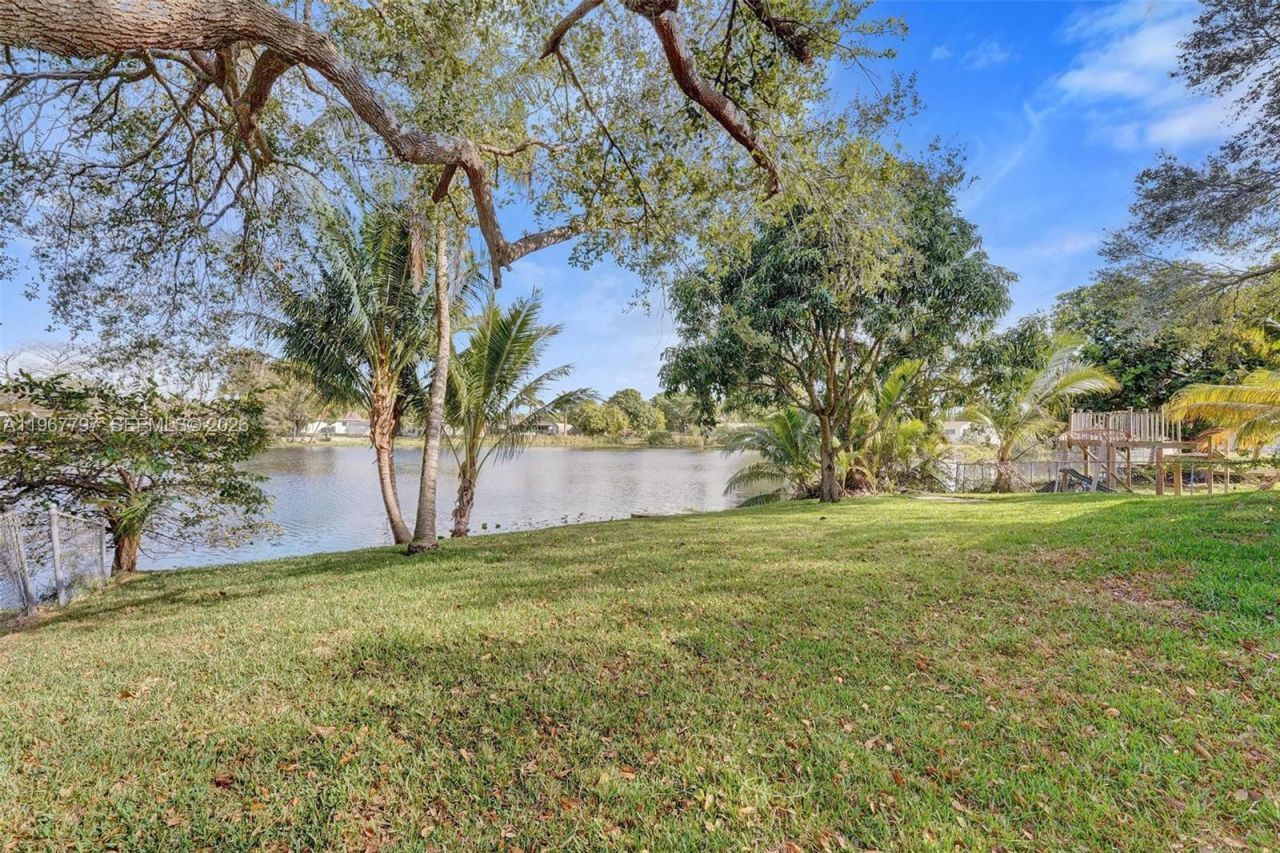 2241 NW 172nd Ter, Miami Gardens, FL 33056 Photo