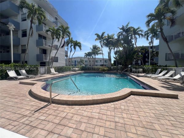 1801 S Treasure Dr, Unit 504, North Bay Village, FL 33141