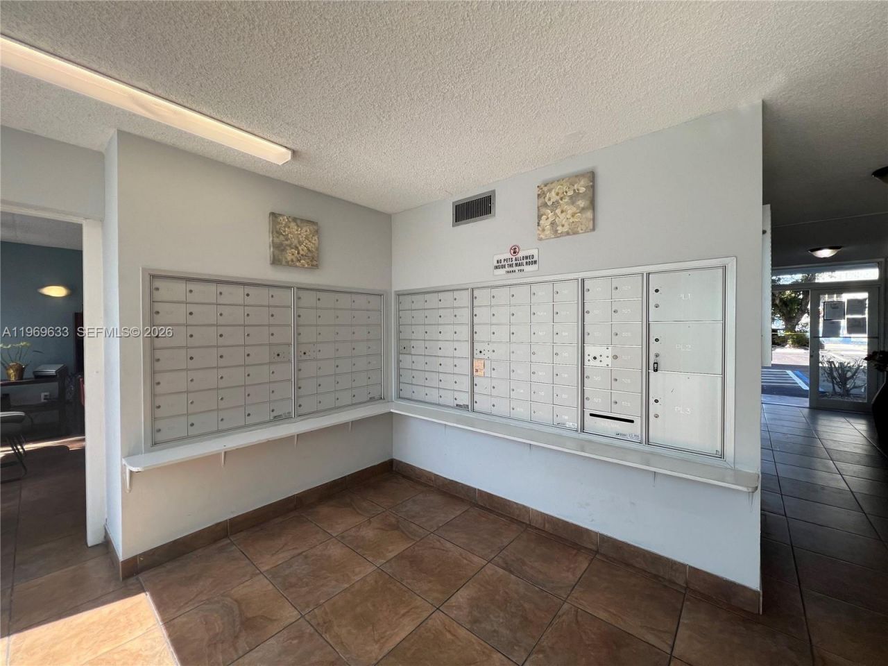 1801 S Treasure Dr, Unit 504, North Bay Village, FL 33141 Photo