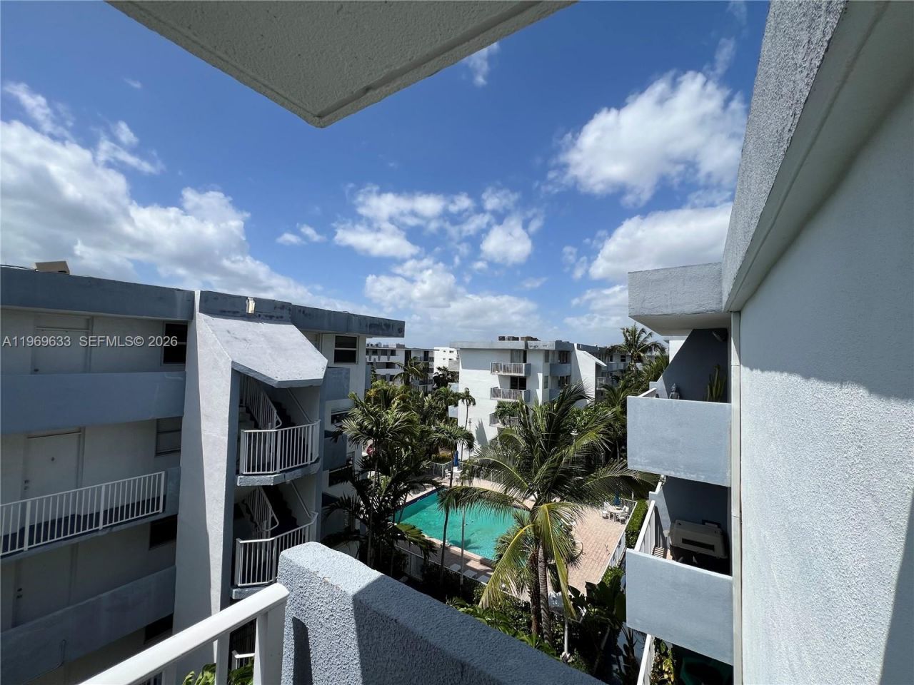 1801 S Treasure Dr, Unit 504, North Bay Village, FL 33141 Photo
