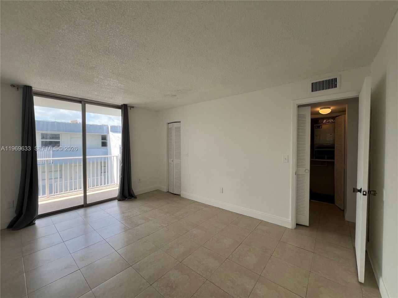 1801 S Treasure Dr, Unit 504, North Bay Village, FL 33141 Photo