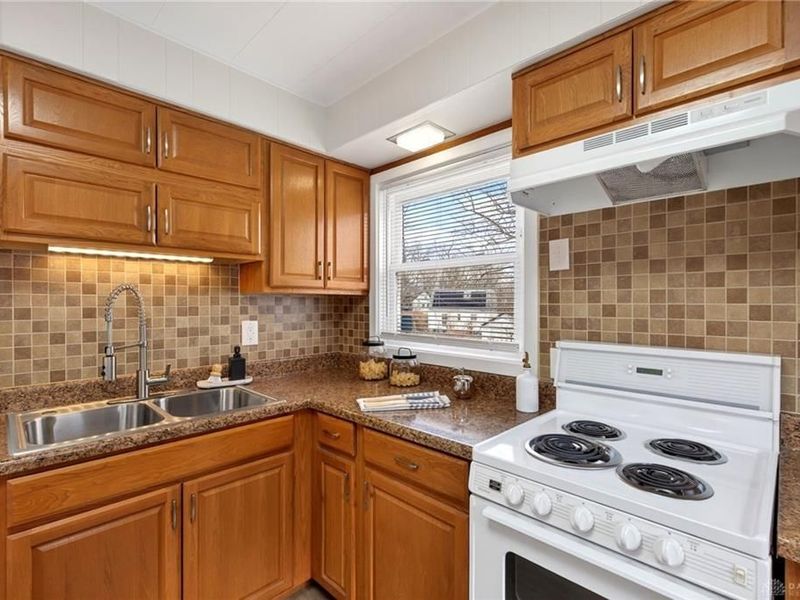 715 Kirk Lynne Street, Dayton, OH 45403 Photo 14