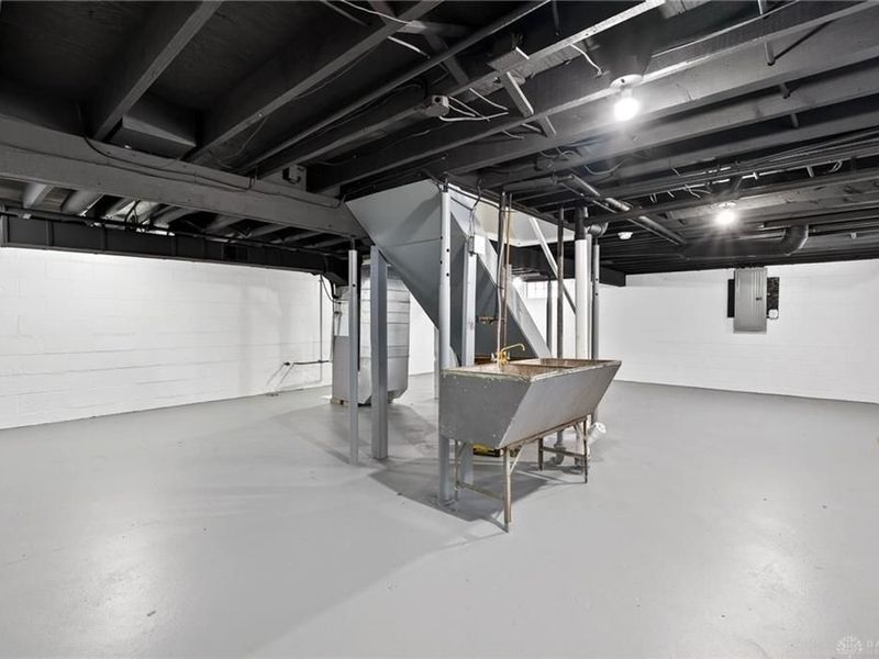 715 Kirk Lynne Street, Dayton, OH 45403 Photo 32