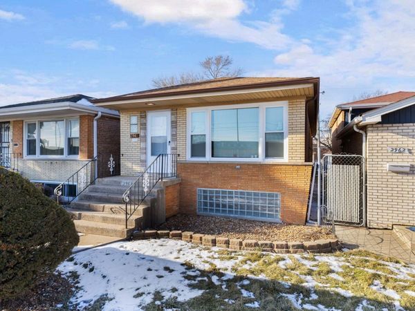 2964 W Columbus Avenue, Chicago, IL 60652