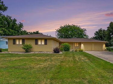807 7th Avenue SE, Pipestone, MN 56164