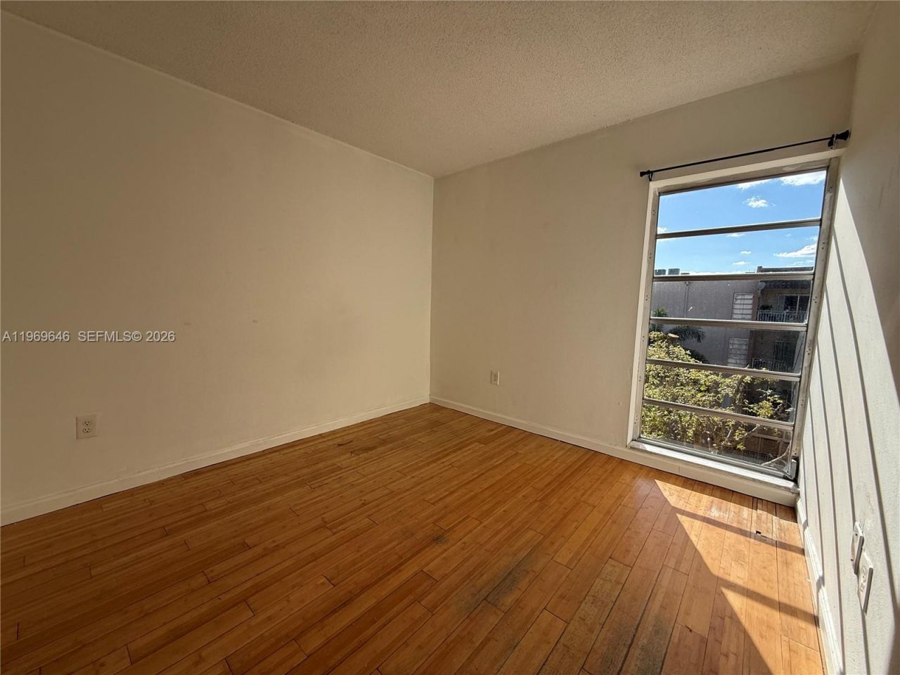 4845 NW 7th St, Unit 404-5, Miami, FL 33126 Photo