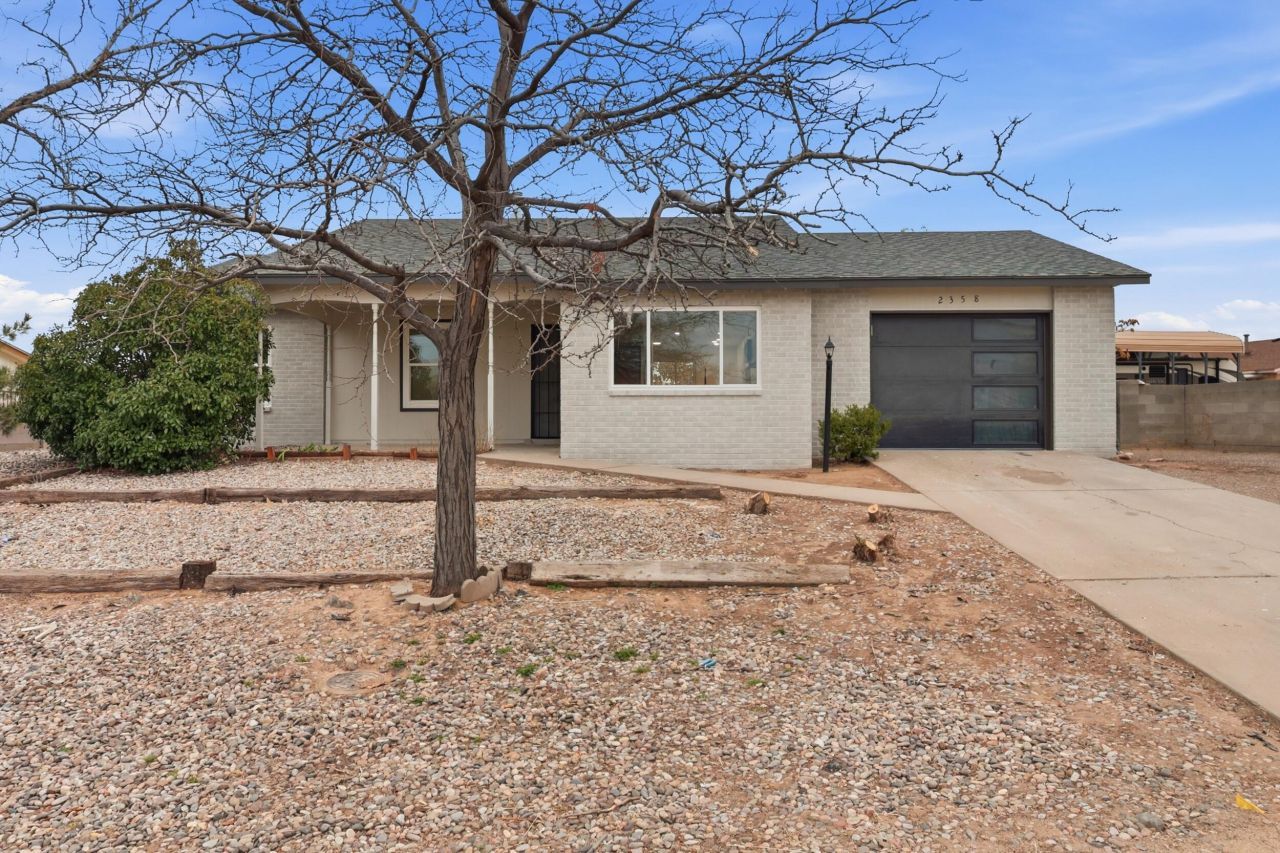 2358 Green Lake Road Ne, Rio Rancho, NM 87124 Main Photo