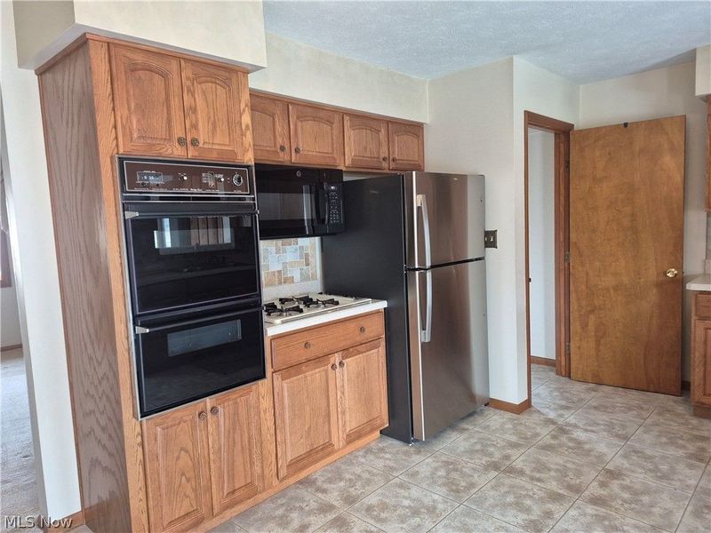 11607 Stormes Drive, Parma, OH 44130 Photo 10