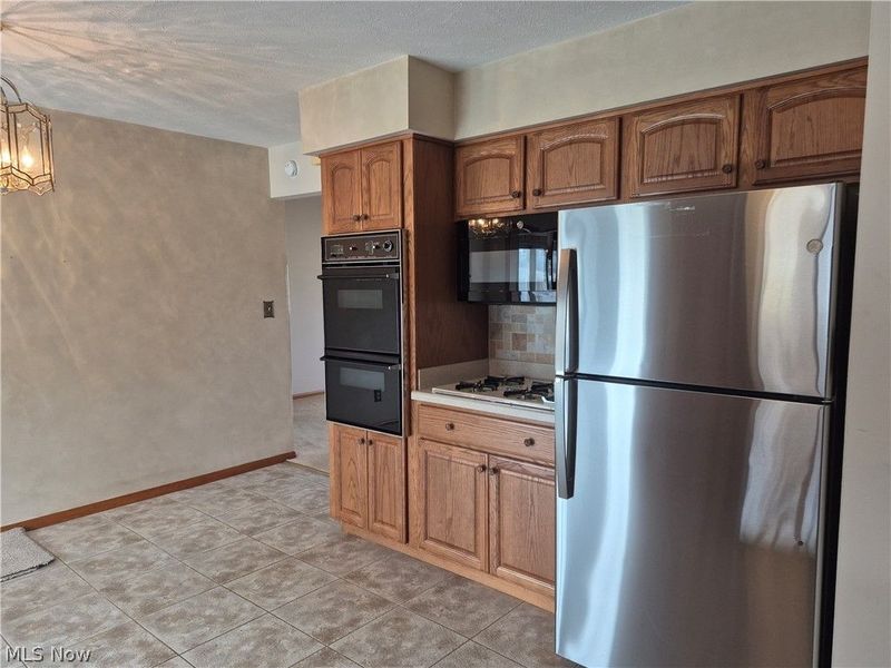 11607 Stormes Drive, Parma, OH 44130 Photo 12