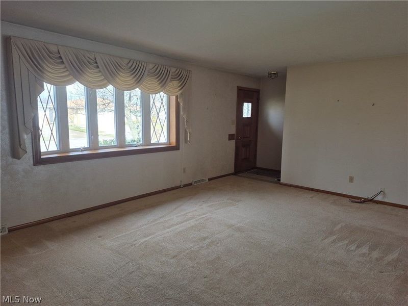 11607 Stormes Drive, Parma, OH 44130 Photo 5