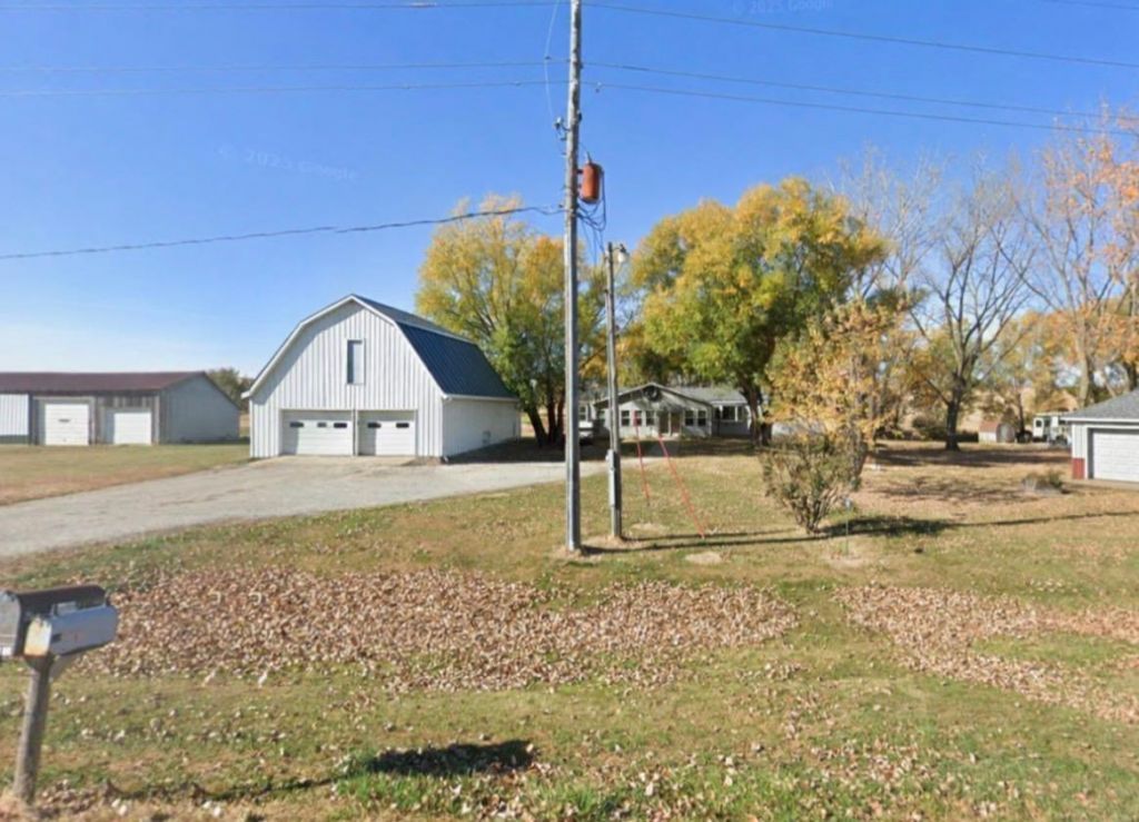 11144 Kimball Avenue, Waterloo, IA 50701 Main Photo