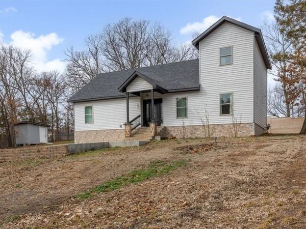 41 W Ozark Trail , Fayetteville, AR 72701