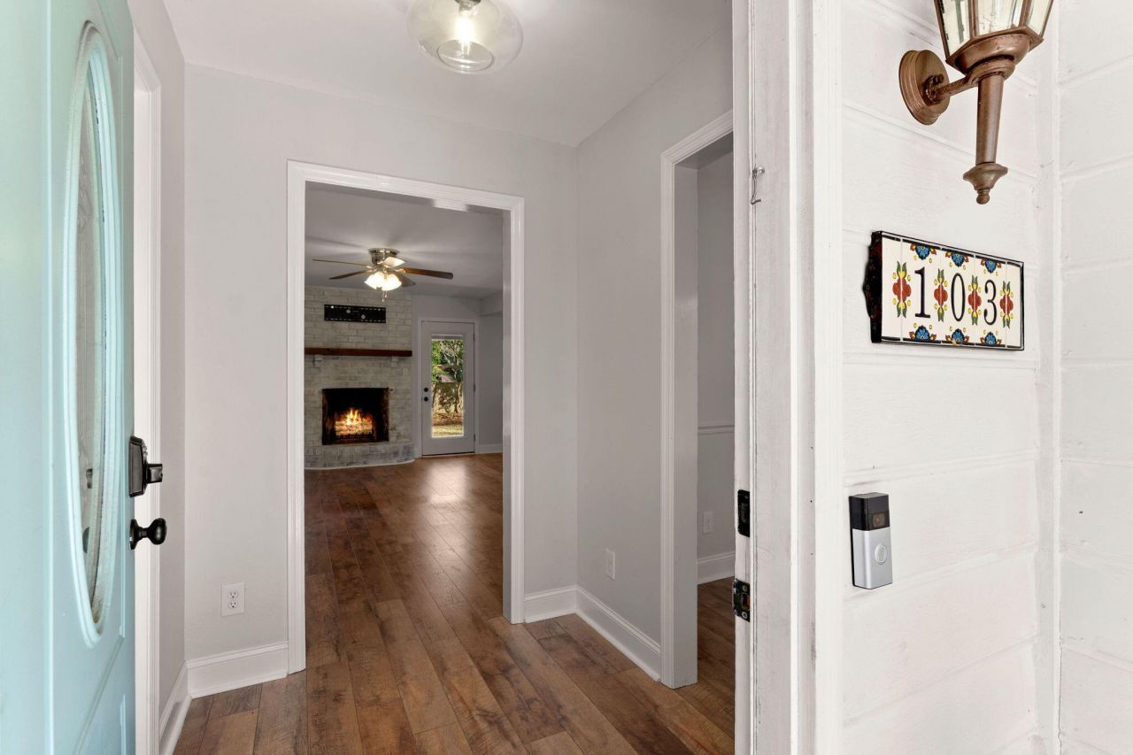 103 Carrington Lane Photo 8