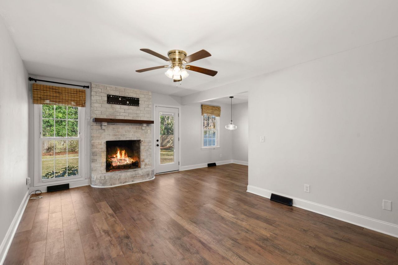 103 Carrington Lane Photo 9