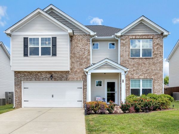 614 Whirlaway Dr, Burns, TN 37029