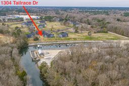 1304 Tailrace Drive photo 4