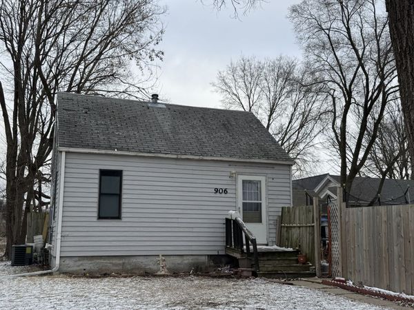 906 Avenue G, Sterling, IL 61081