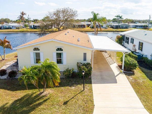 8125 Meadowlark Lane, Port Saint Lucie, FL 34952