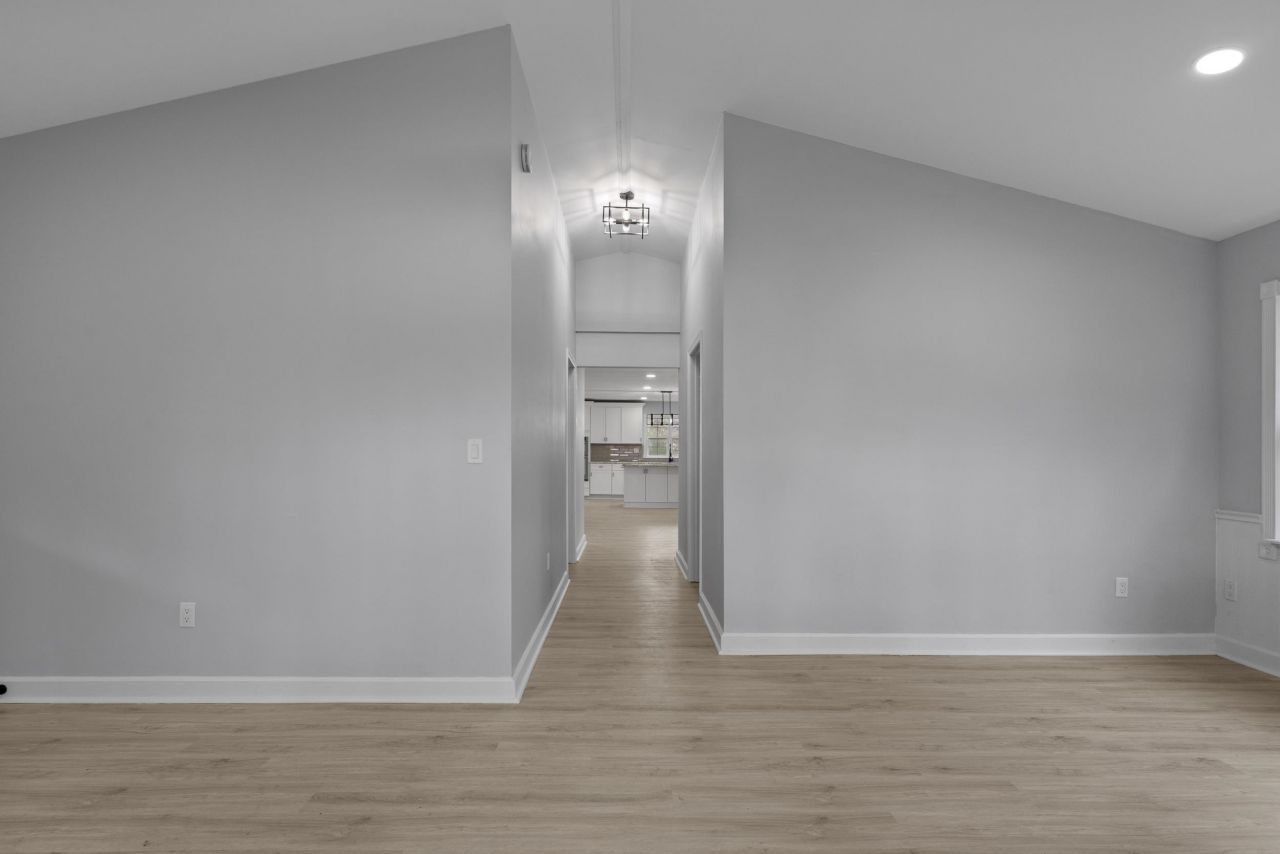 2730 Cultra Rd. Photo 10