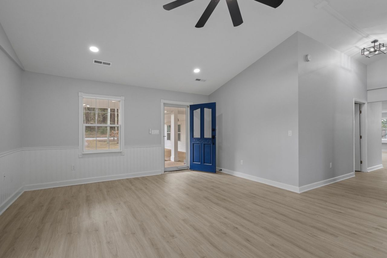2730 Cultra Rd. Photo 5