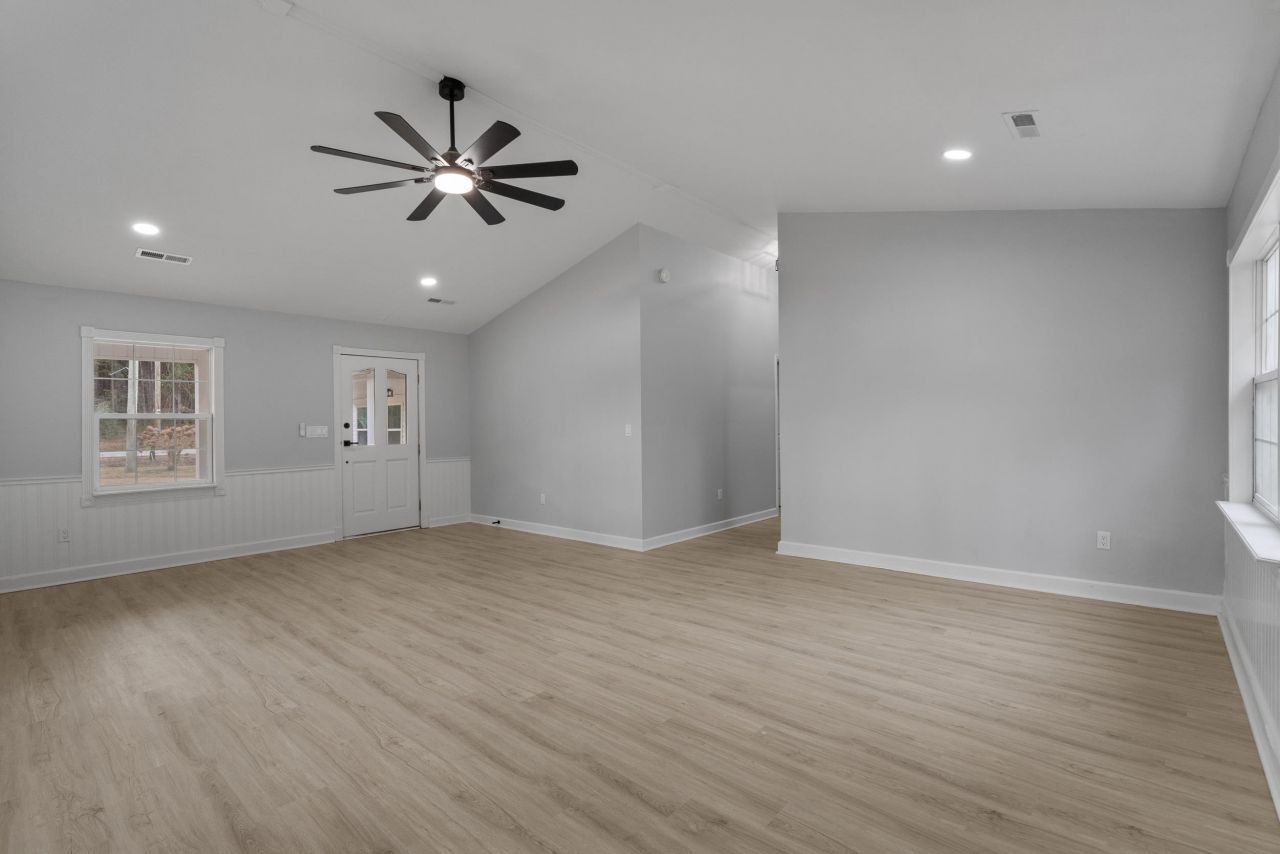 2730 Cultra Rd. Photo 6