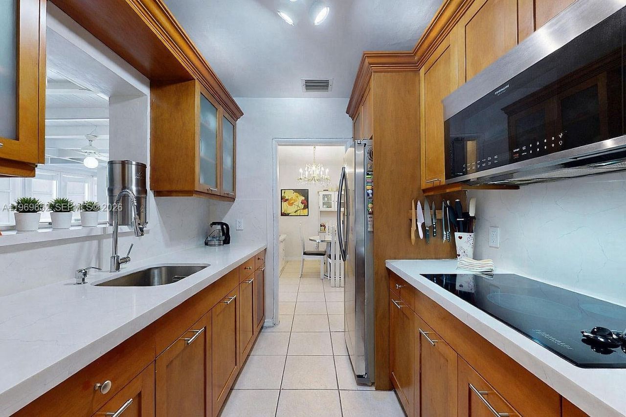 1611 SW 21st St, Miami, FL 33145 Photo